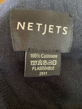 NETJETS 100% Cashmere blanket size 50x62 great for traveling